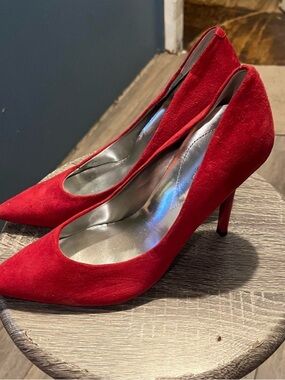Vintage Guess Red Suede heels